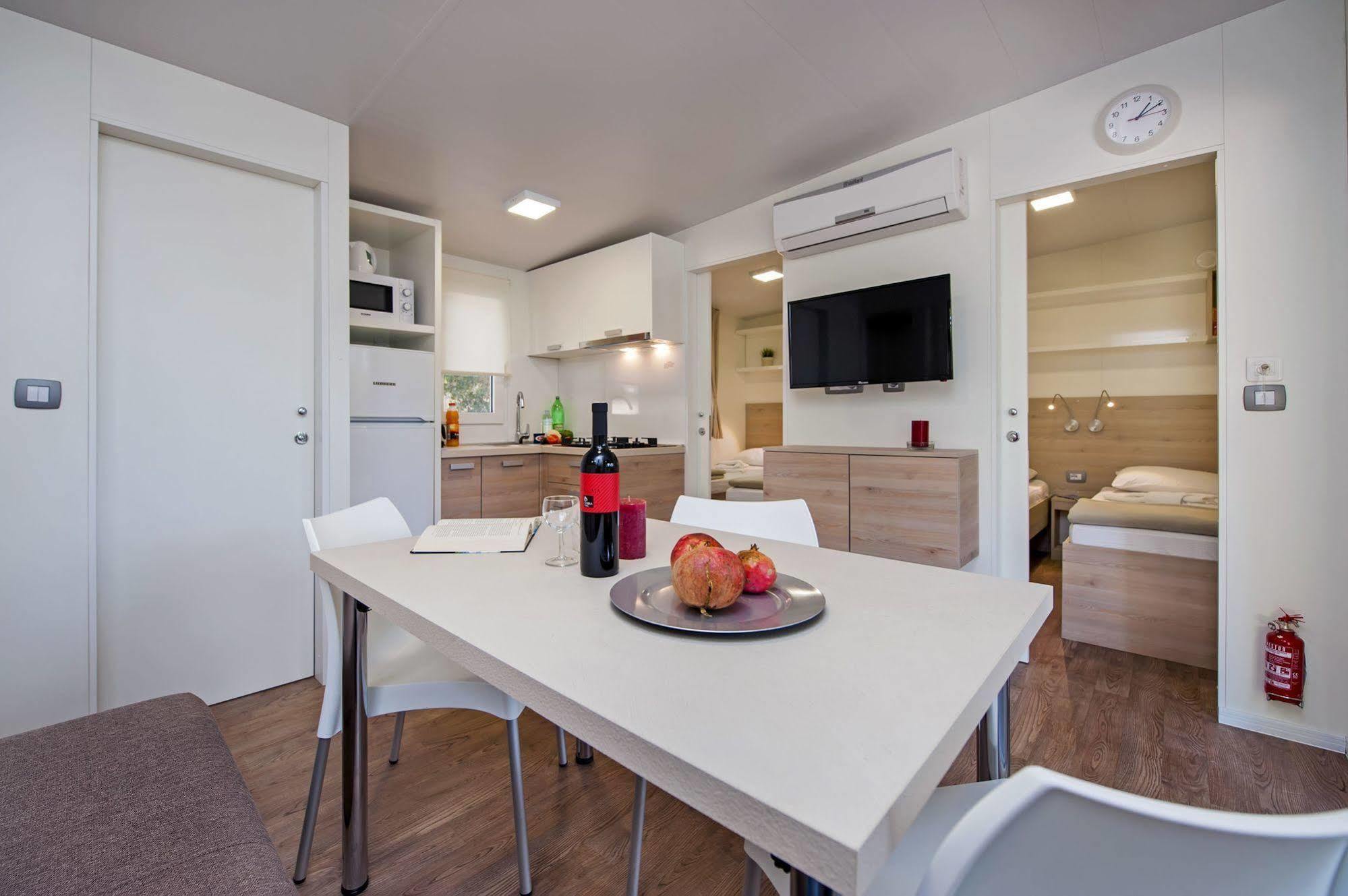 Mobile Homes Mediteran Campsite Selce Exterior photo